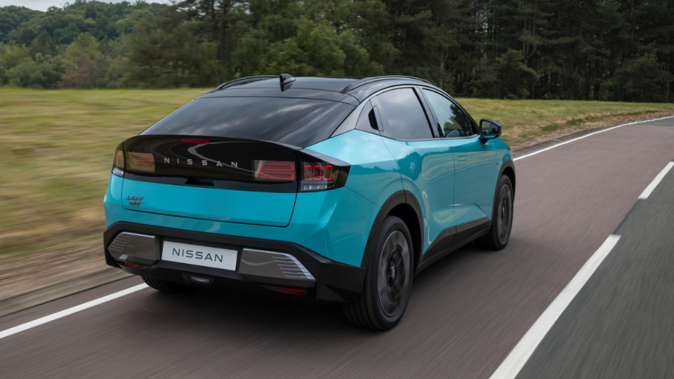 2026 نیسان لیف